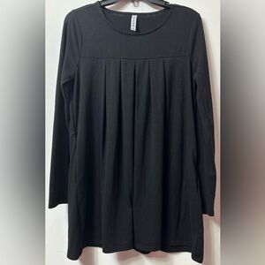 Zenana Premium Black Long Sleeve Tunic Top
Size medium, like new